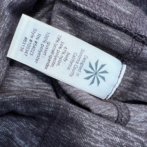 M. Athleta Revelation yoga pant - Picture 16 of 16